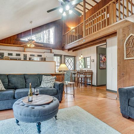 Charming Cabin With Fire Pit And Decks About 7 Mi To Helen Sautee Nacoochee Exterior foto