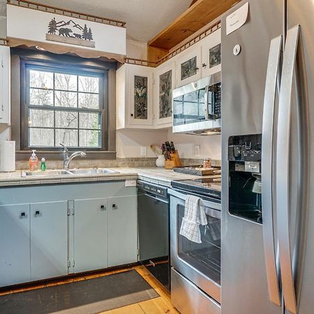 Charming Cabin With Fire Pit And Decks About 7 Mi To Helen Sautee Nacoochee Exterior foto